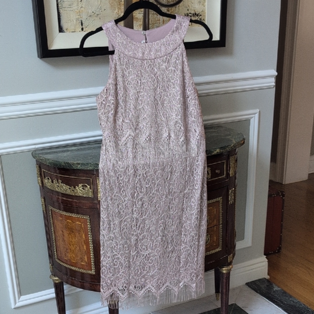 SLNY Size 10 Taupe Sleeveless Fringed Dress. EUC